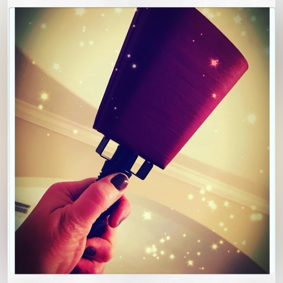 One cowbell for bulldogs fans! - Picture 4 of 7